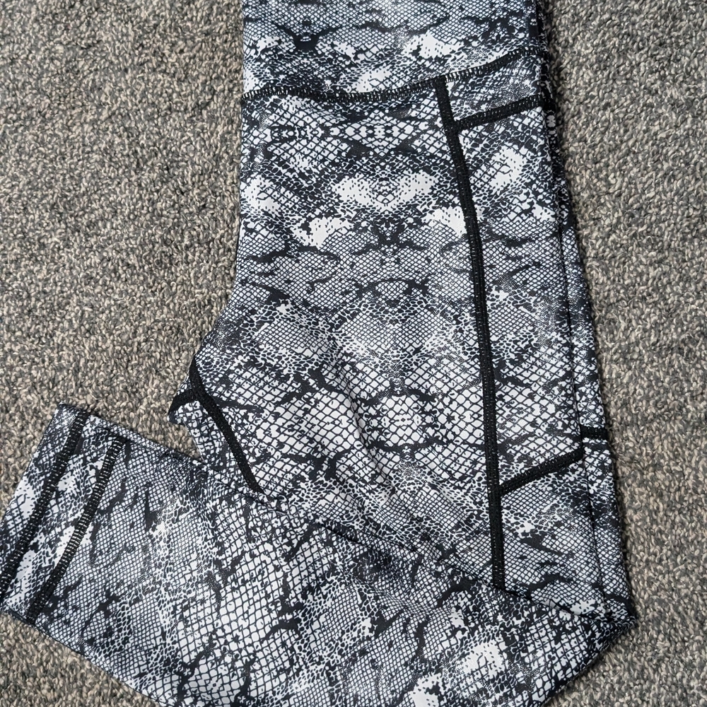 ZYIA Black and Gray Snake Print Leggings